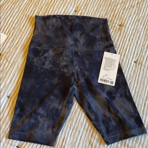 NWT Lululemon Align shorts diamond dye 10”